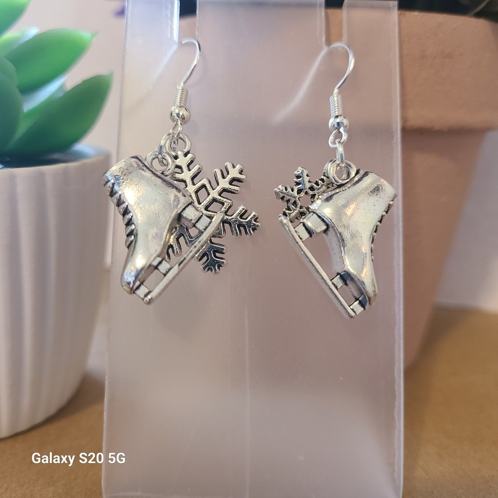 Silver Tone Ice Skate Snowflake Dangle Earrings Women Winter Jewelry Gift NEW
